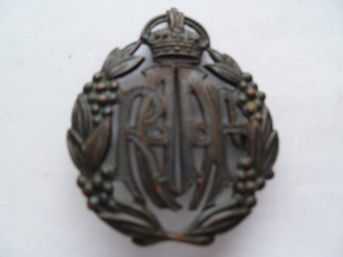 aust ww2 RAAF cap badge AMOR SYD maker ex cond