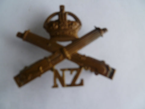 nz army cap badge machine gun regt gaunt made